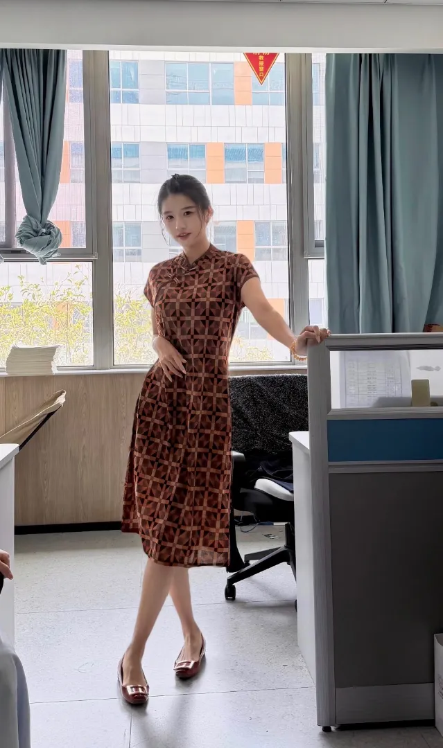 杨浦小美 美术系老师 初次下海