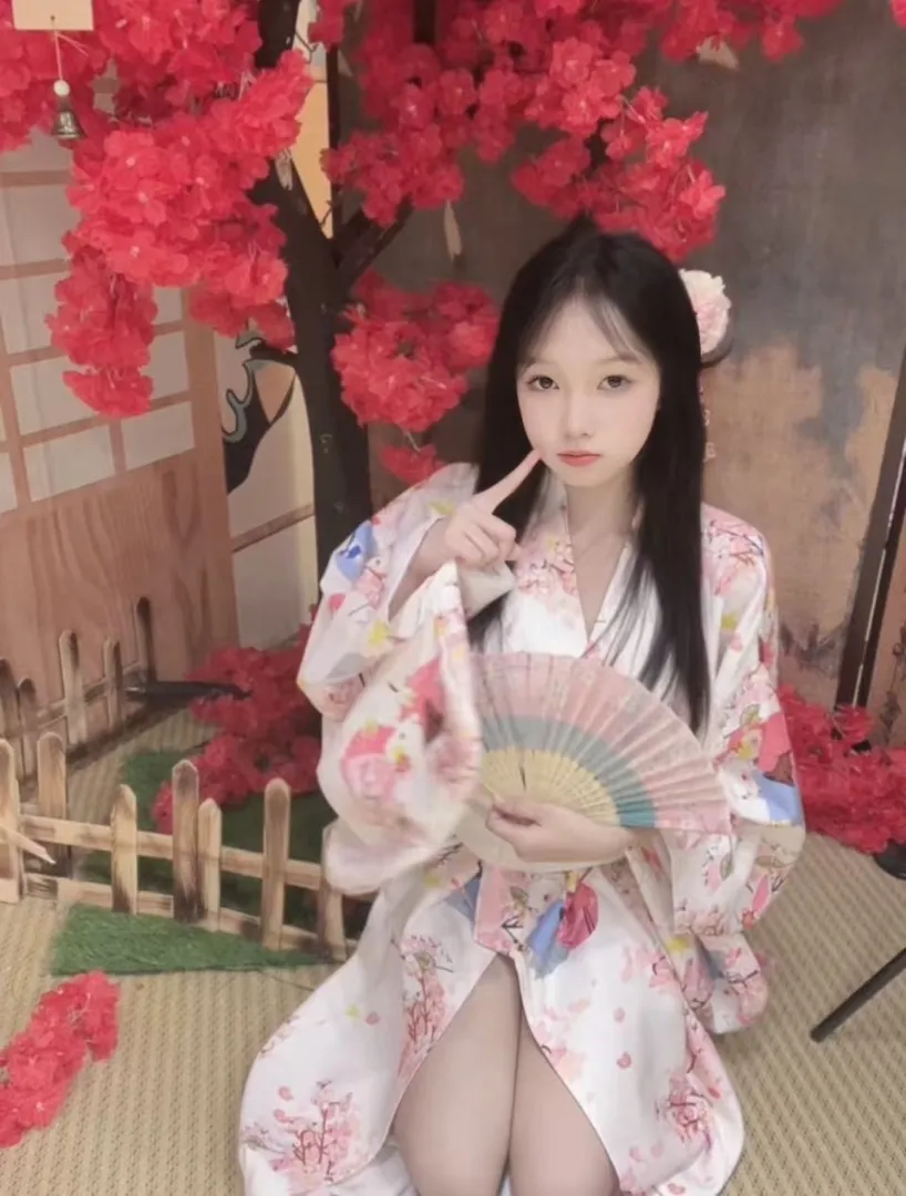 浦东张江白虎笑笑(极品小萝莉) Gallery 5