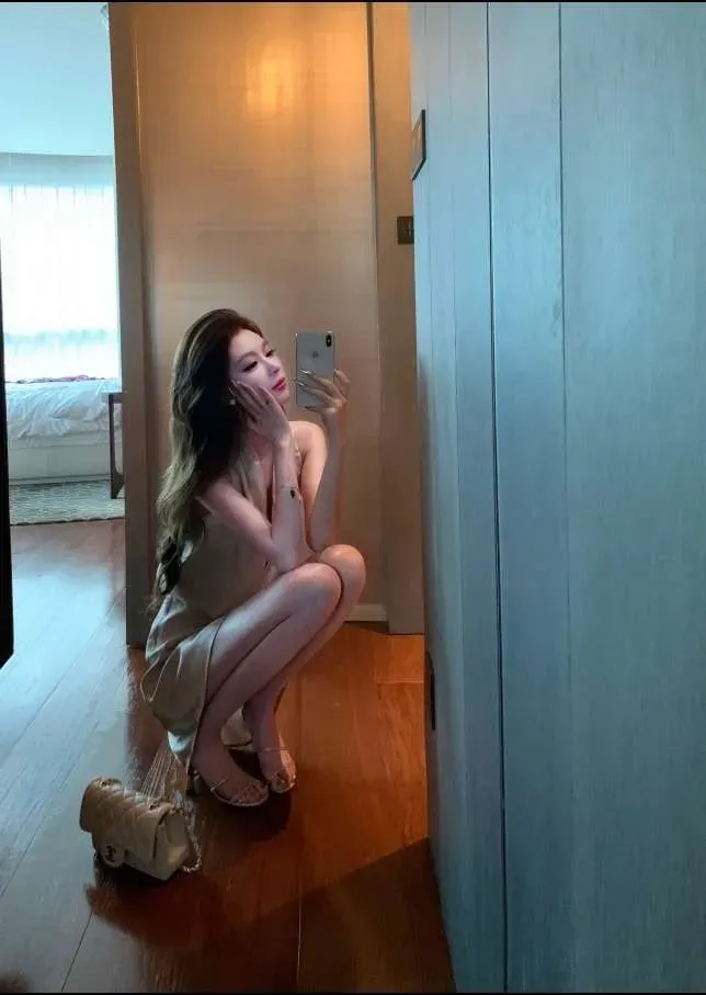 浦东175D清纯可爱白嫩细腻白虎三点粉 Gallery 8