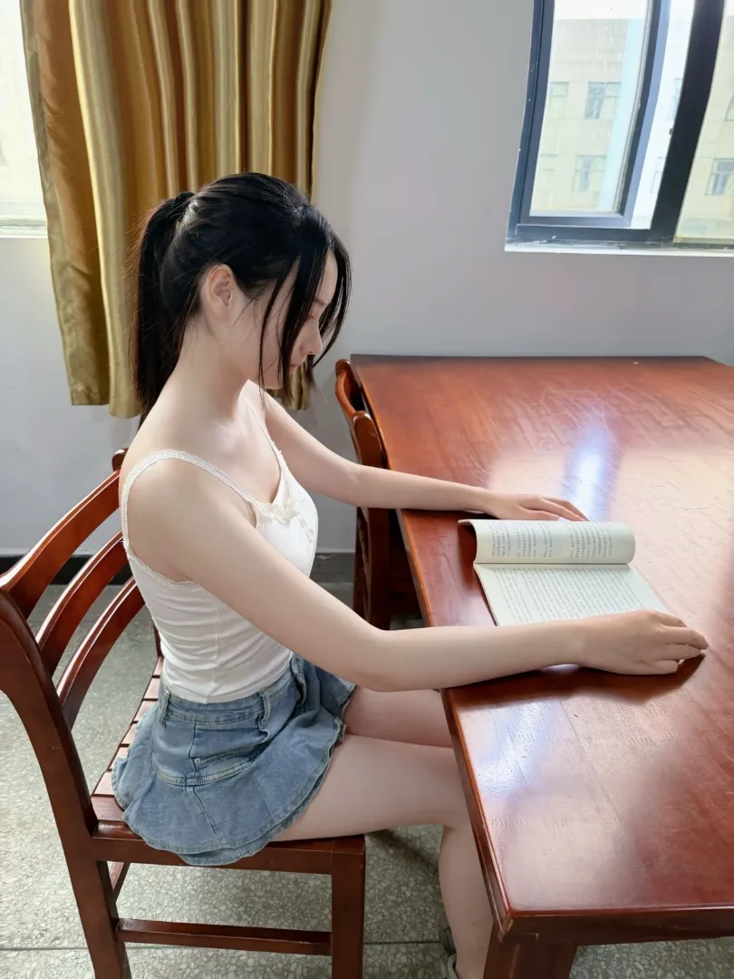 普陀真实传媒大学在读 冷白皮 168 辣辣 🉑️sm Gallery 7