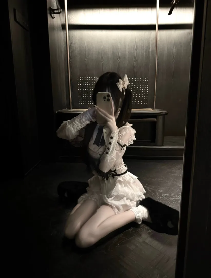 秋秋白虎小萝莉 Gallery 4