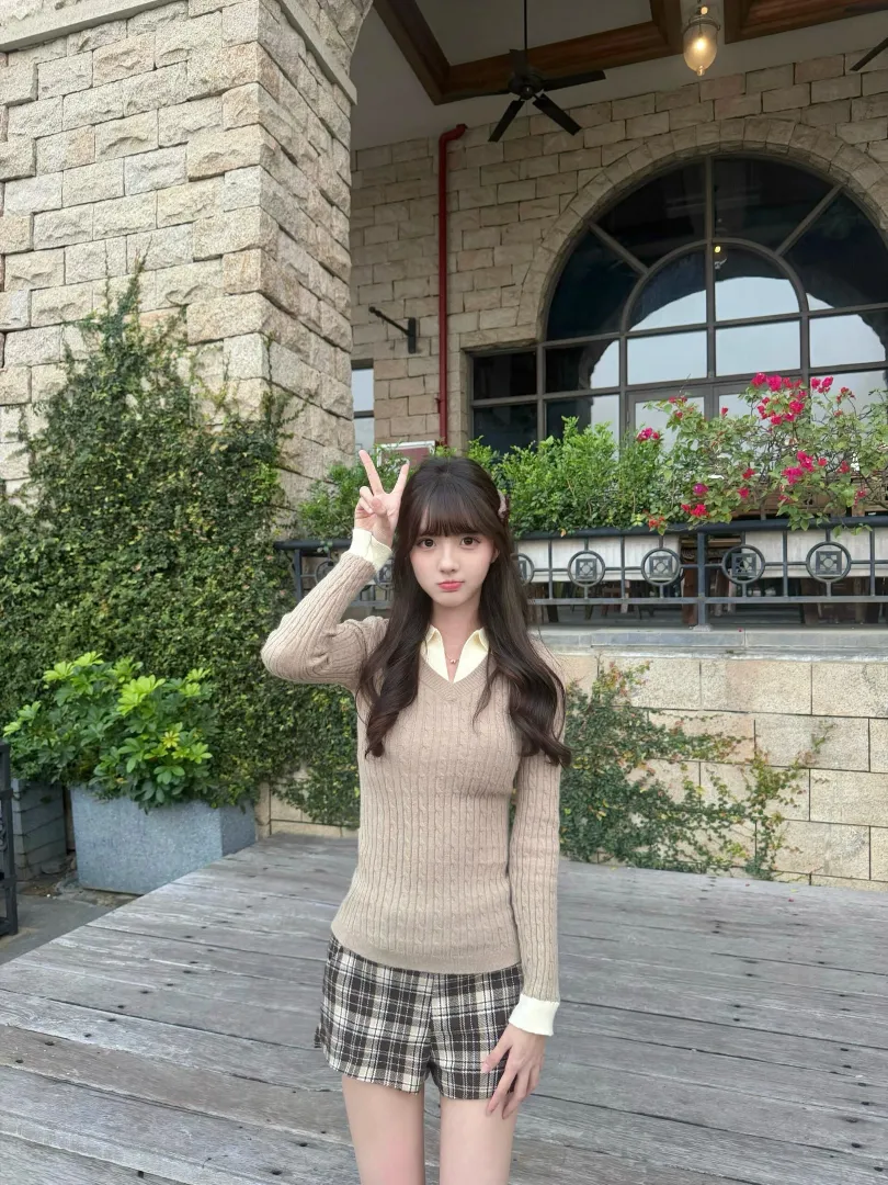思琪,嫩妹刚下海三点粉下面紧 Gallery 4