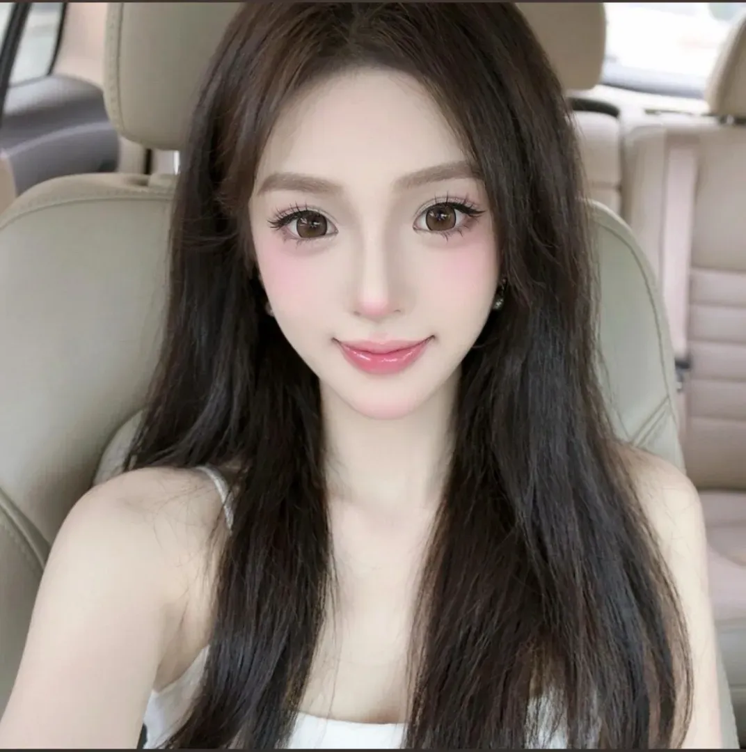 黄浦165c极品新人皮肤白嫩白虎一线天 Gallery 3