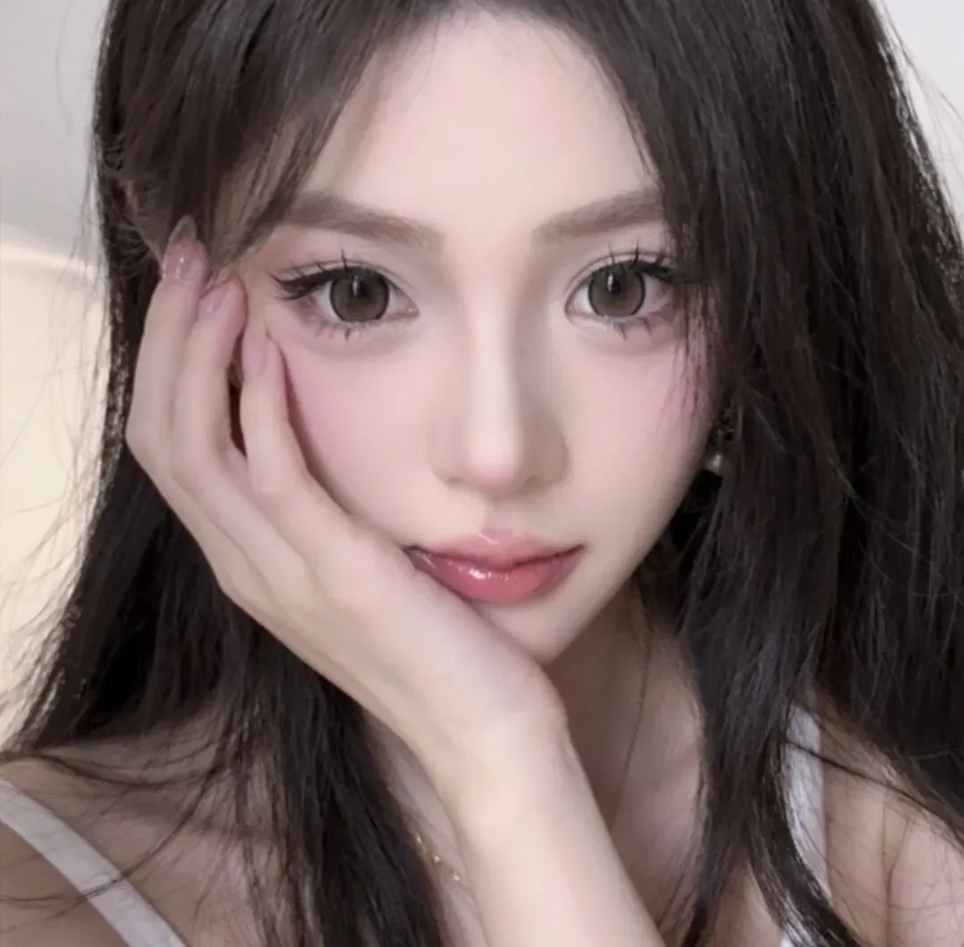 黄浦165c极品新人皮肤白嫩白虎一线天 Gallery 6