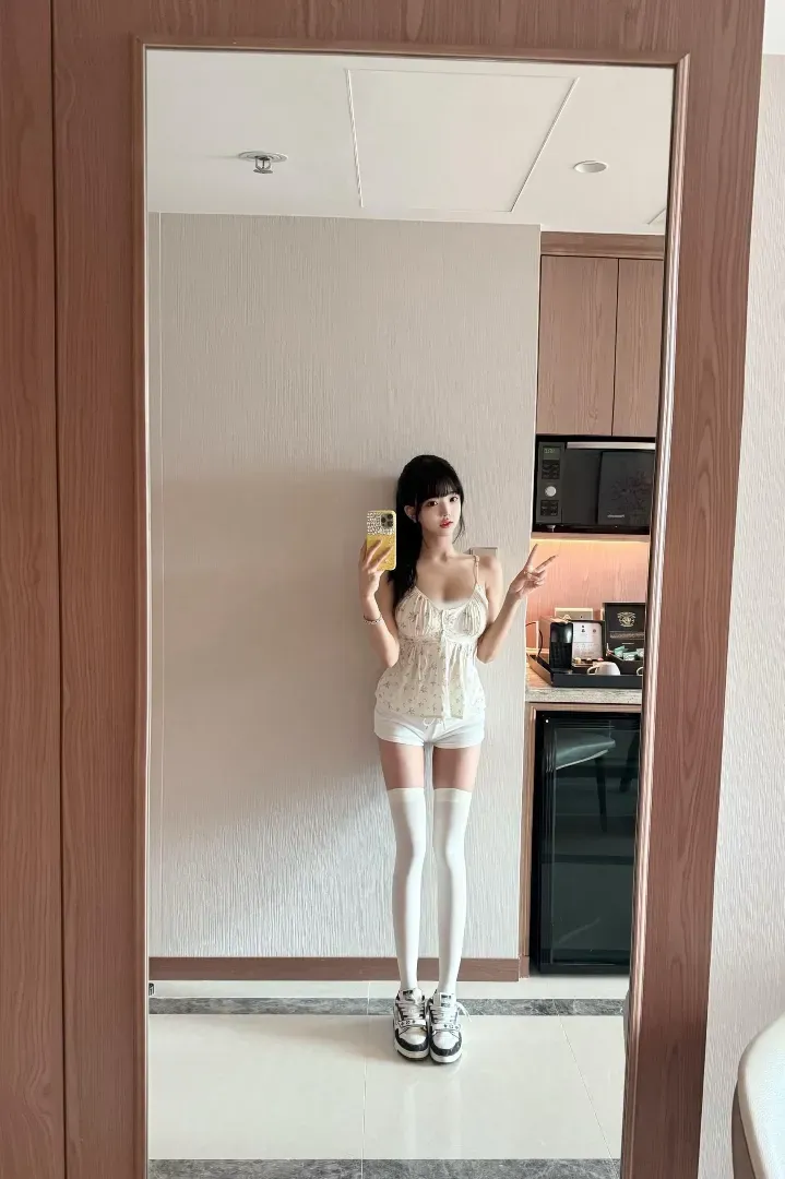 普陀168c圈外学妹兼职通体雪白三点粉