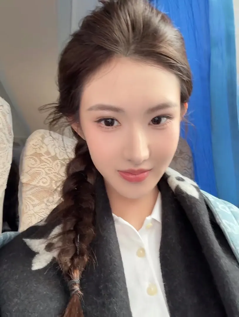 毕业生鹿鹿 首次⬇️海