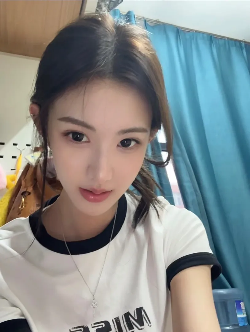 毕业生鹿鹿 首次⬇️海 Gallery 7
