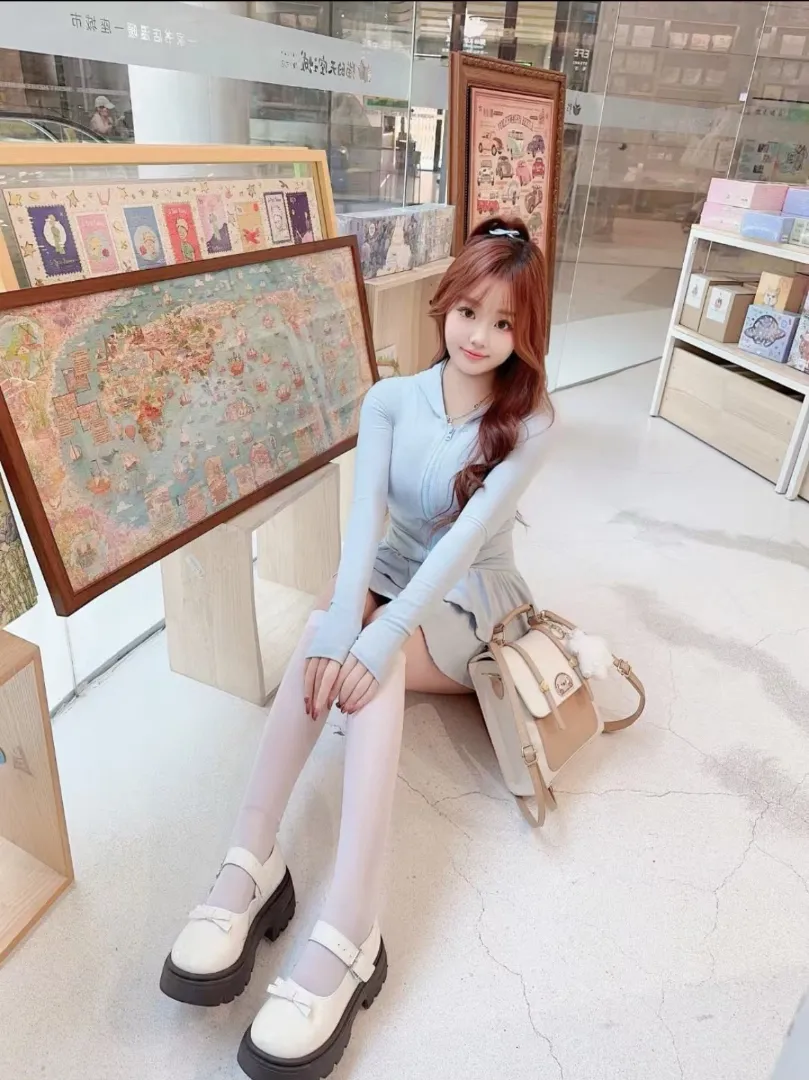 上海短开07大胸白小纯容容 Gallery 2