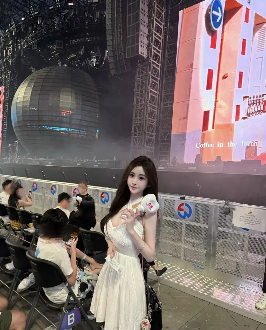 浦东170D极致反差纯欲a4腰筷子腿 Gallery 4