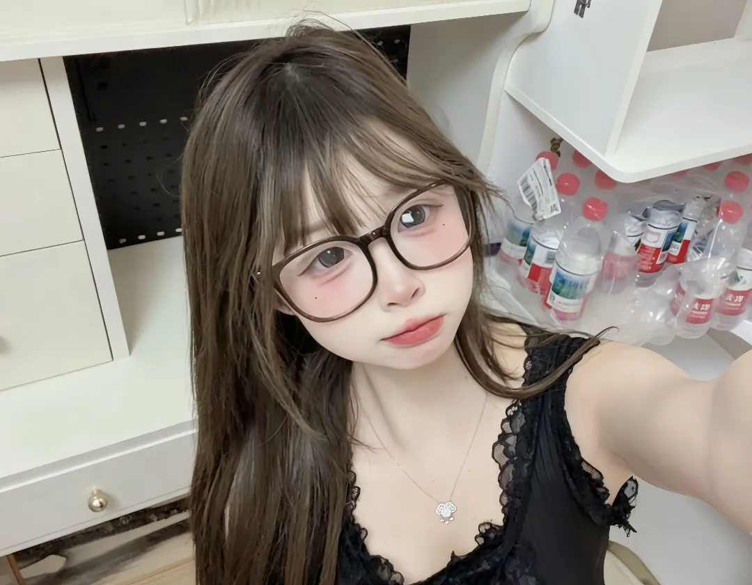极品萝莉玲玲高中兼职再开 Gallery 4