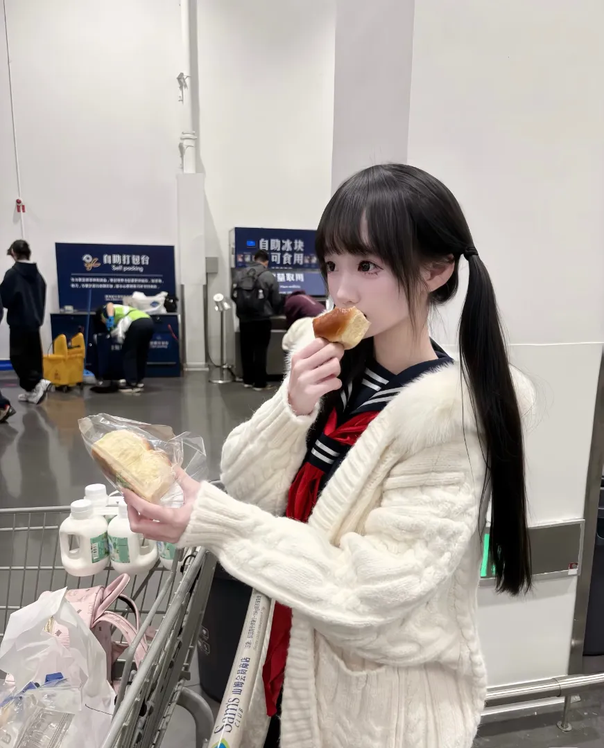 一字马 刘亦菲 白虎萝莉 Gallery 2
