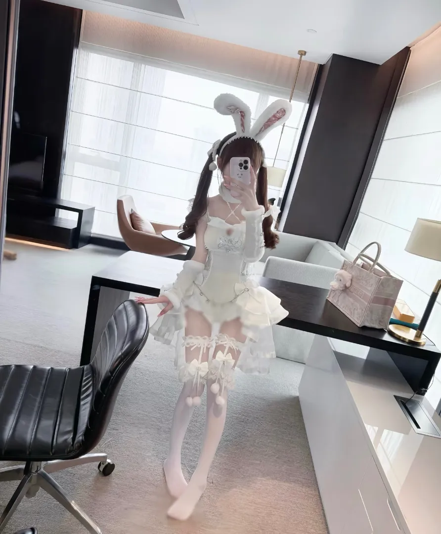 一字马 刘亦菲 白虎萝莉 Gallery 6