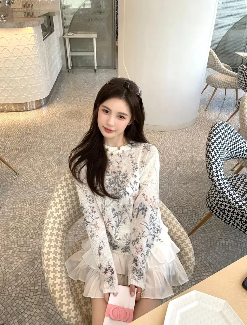 静安176D极品高白纯清纯甜美筷子腿蜜桃臀鹦鹉 Gallery 4