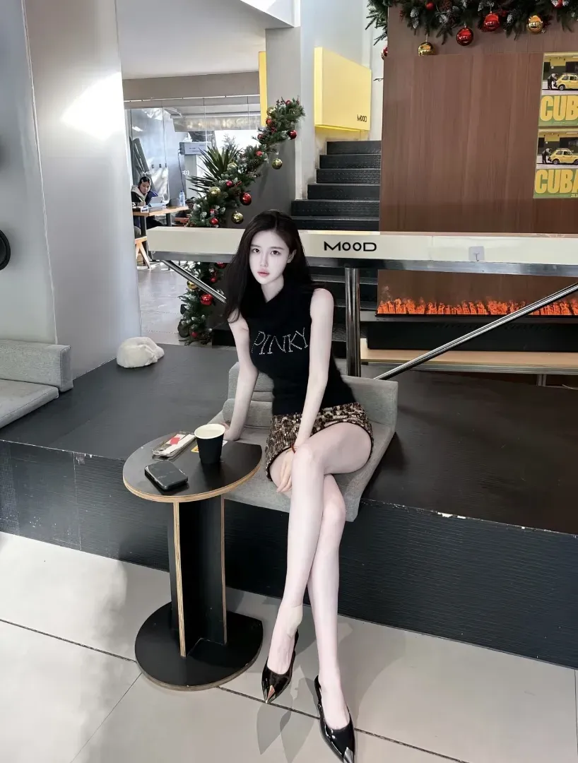 长宁175D极品纯欲天生蜜桃臀鹦鹉 Gallery 5