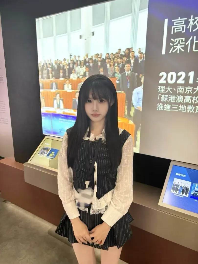 普陀 07大一新生 童颜巨乳 刚刚下水暑期兼职 学信可查