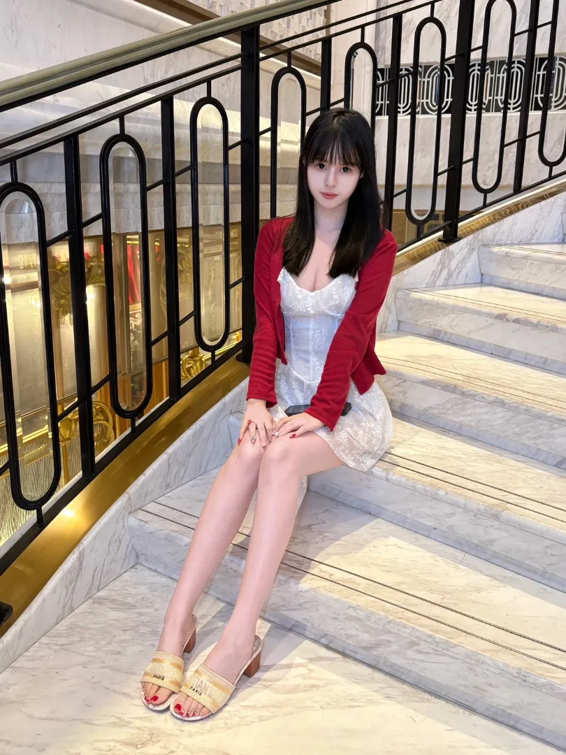 普陀 07大一新生 童颜巨乳 刚刚下水暑期兼职 学信可查 Gallery 8