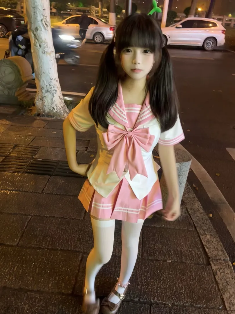 娇小萝莉1米55 可以抱起来干 Gallery 6