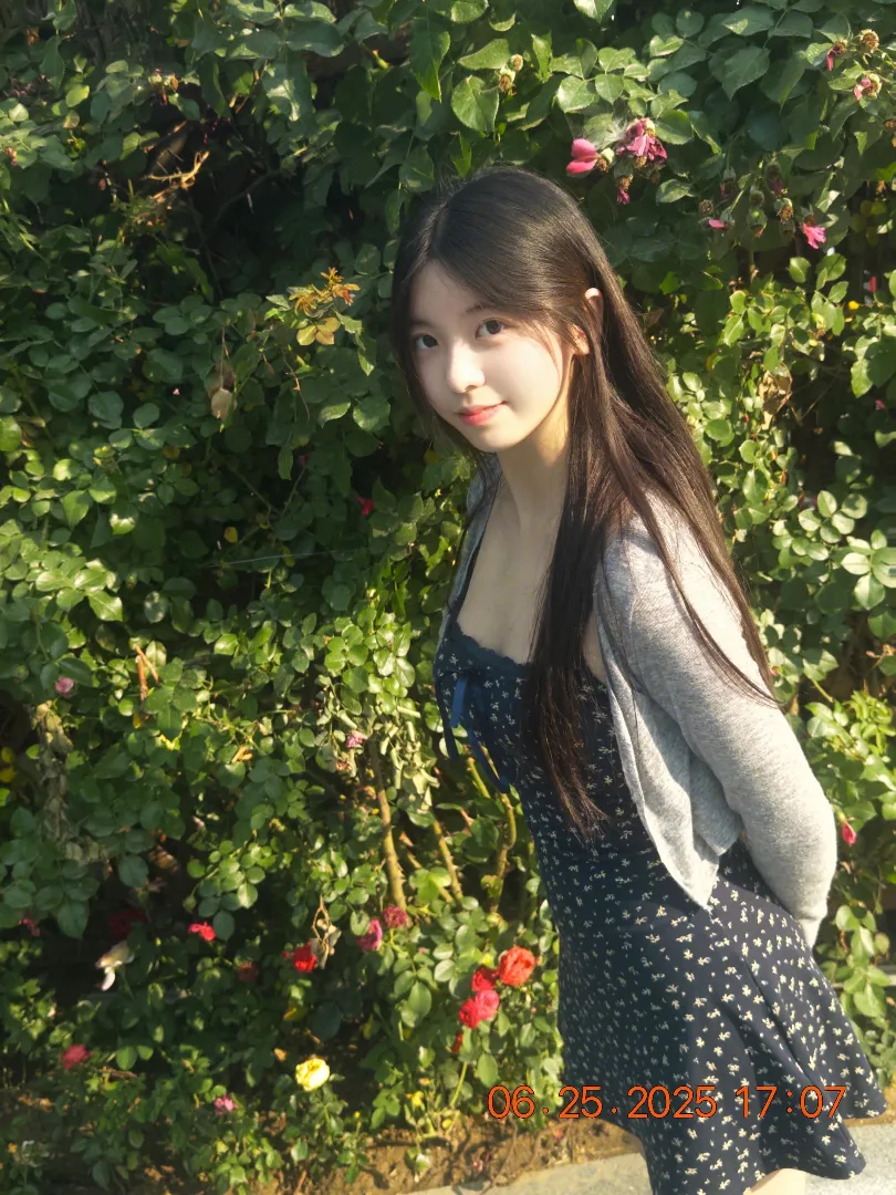 欣欣,刚出校门小甜妹三点粉下面紧 Gallery 6
