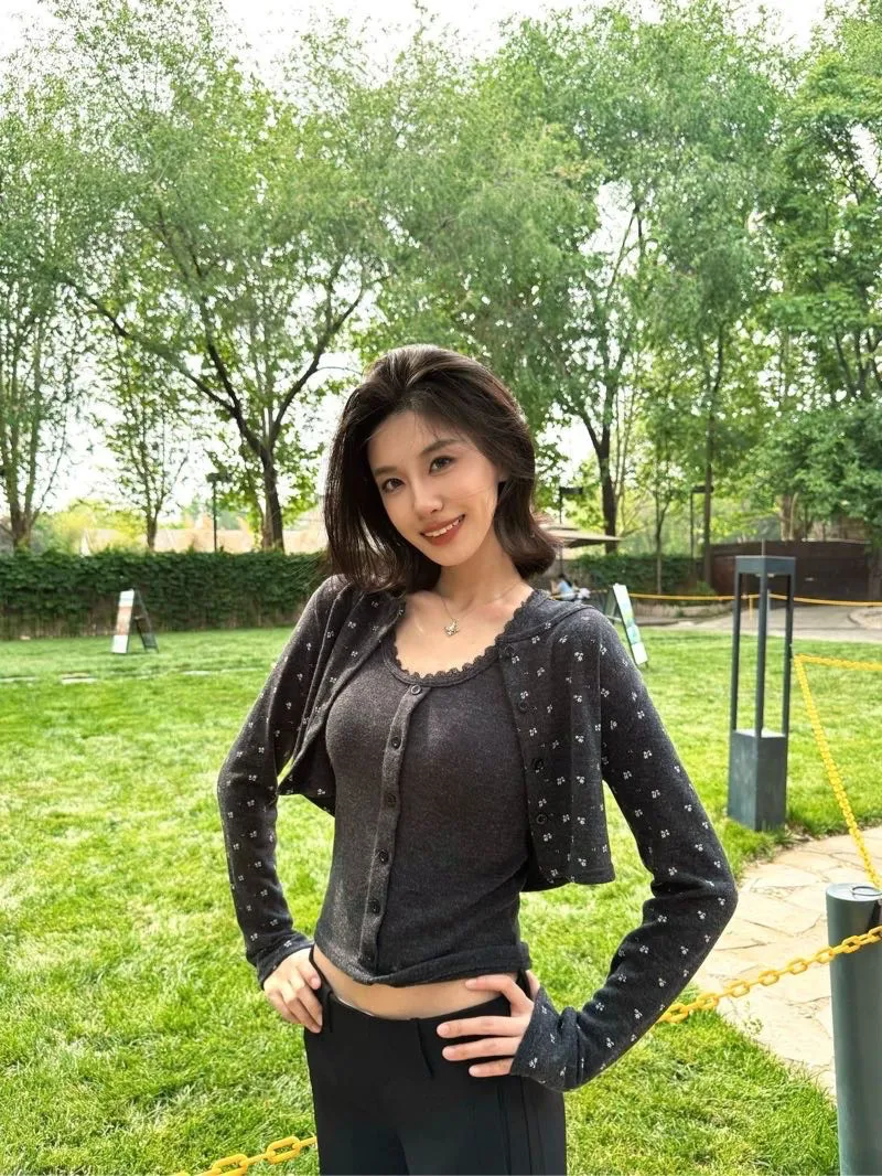 小妮,气质美女会夹会吸床上小妖精