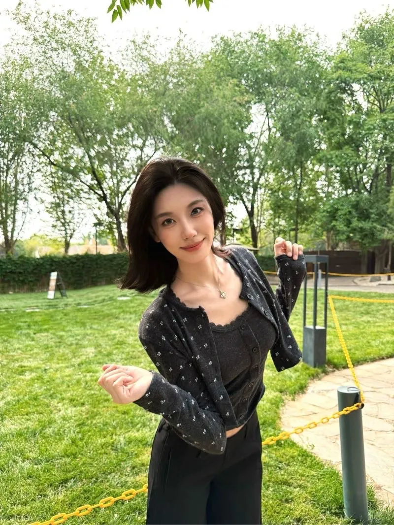 小妮,气质美女会夹会吸床上小妖精 Gallery 5