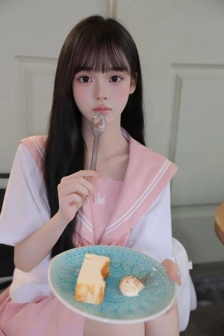 08萝莉刚下海嫩妹-雨桐-童颜巨乳 Gallery 5