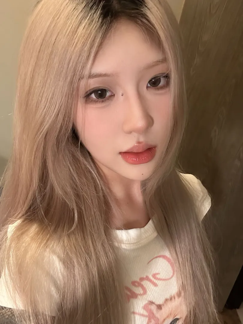 宝玲儿 白纯御 穴紧人美初次到沪 大⭕️品质 Gallery 4