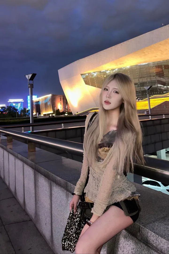 宝玲儿 白纯御 穴紧人美初次到沪 大⭕️品质 Gallery 5