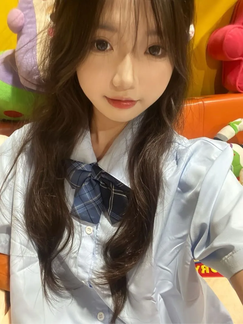 小丸子,高中毕业刚下海三点粉嫩 超级嫩刚开苞 Gallery 8