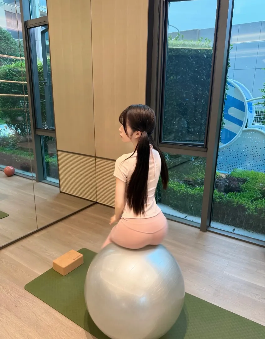 瑜伽女孩泡芙💕