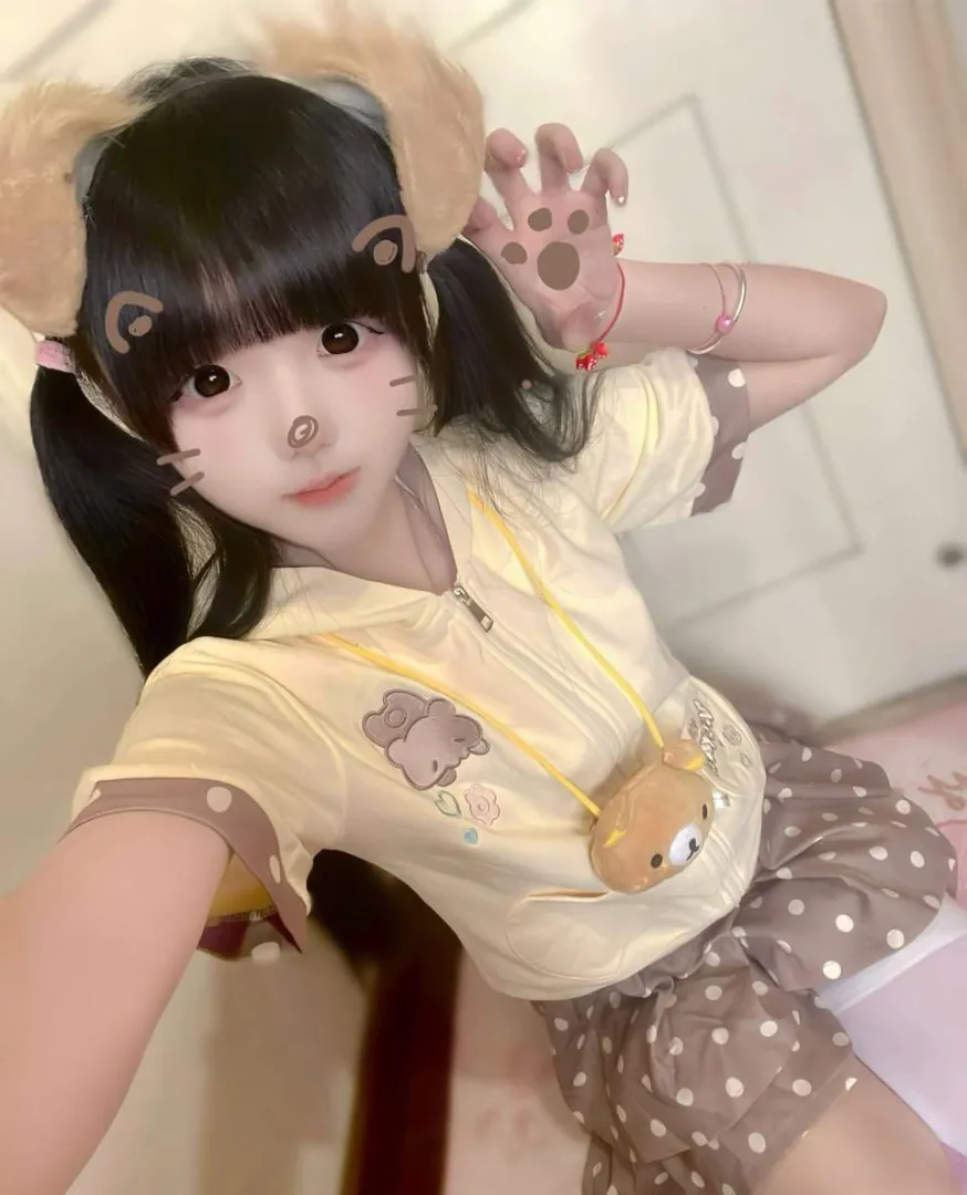 萝莉小九双马尾白虎 Gallery 1