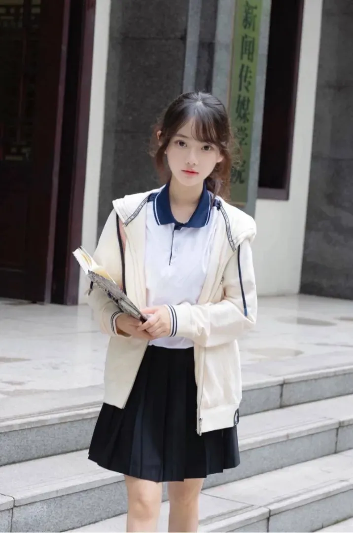 阿曼 在校女高中生骚情白月光🌙 Gallery 4