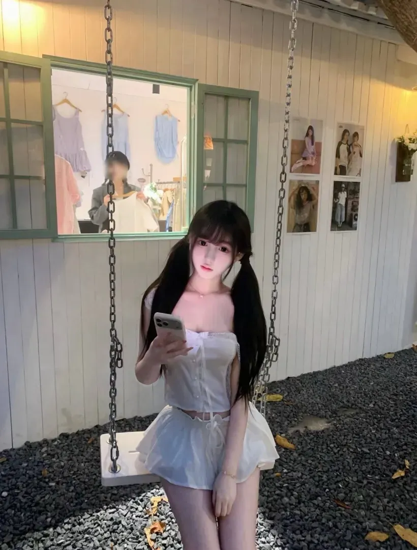 小枇杷 激萌萝莉一线天 Gallery 6