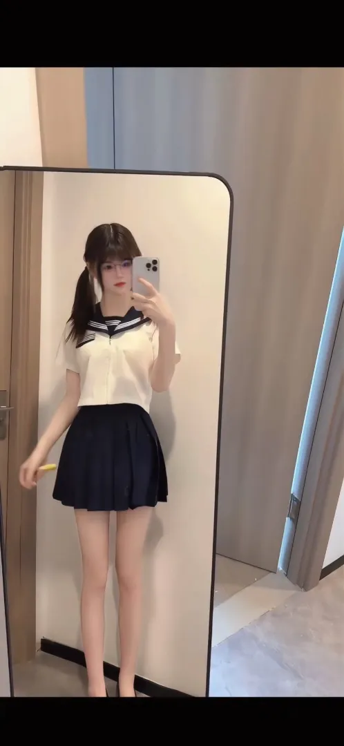 普陀18岁刚下海白虎萝莉学妹绵绵(紧致夹射) Gallery 3
