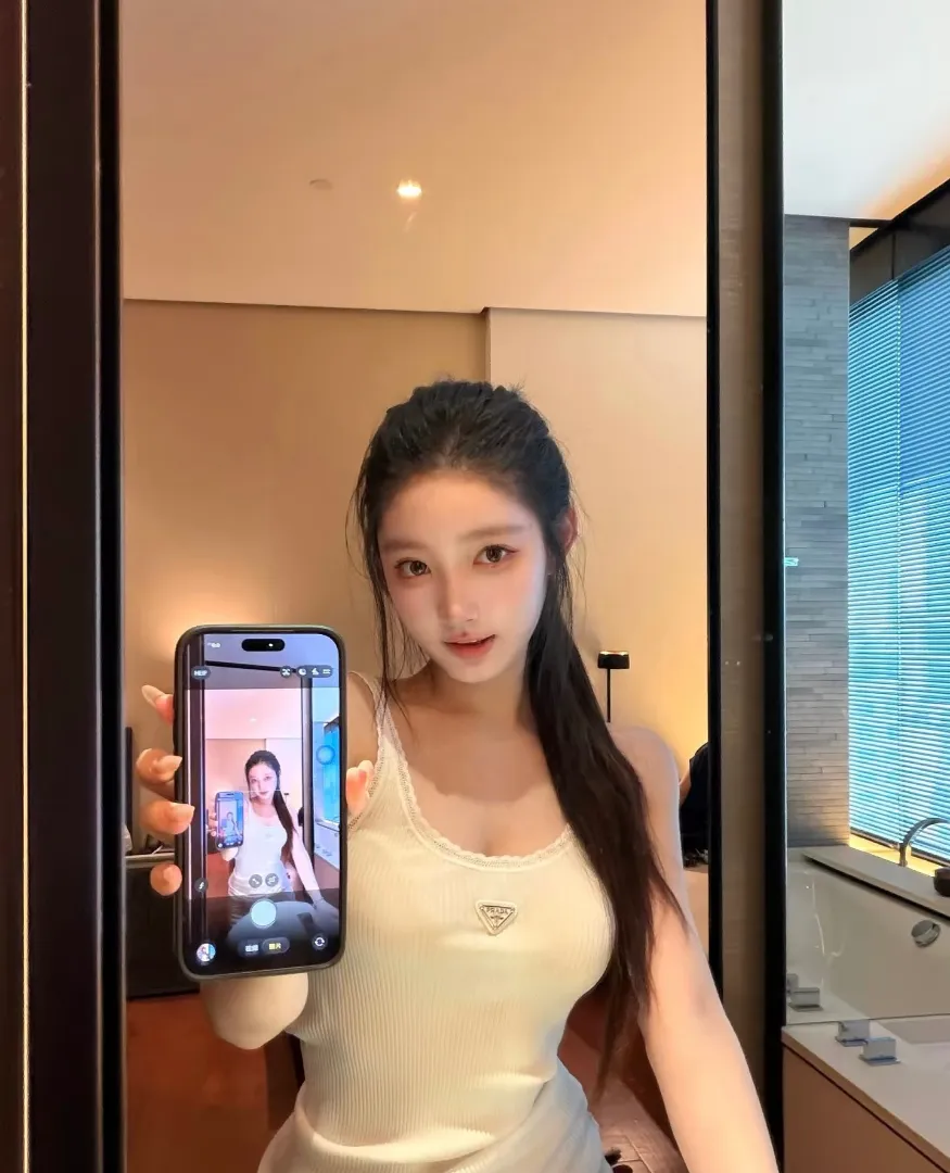 清纯女高 超级会叫的榨汁机