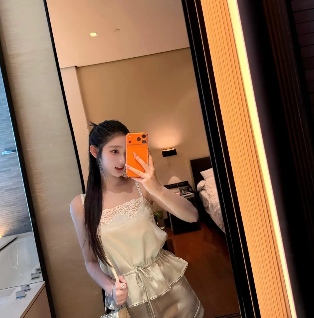清纯女高 超级会叫的榨汁机 Gallery 6
