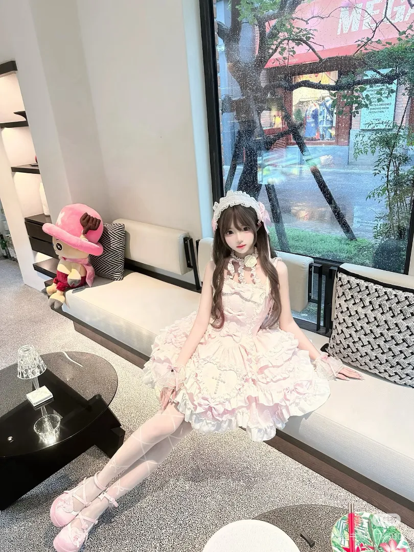 陆家嘴萝莉🏠白虎幽幽一线 Gallery 3
