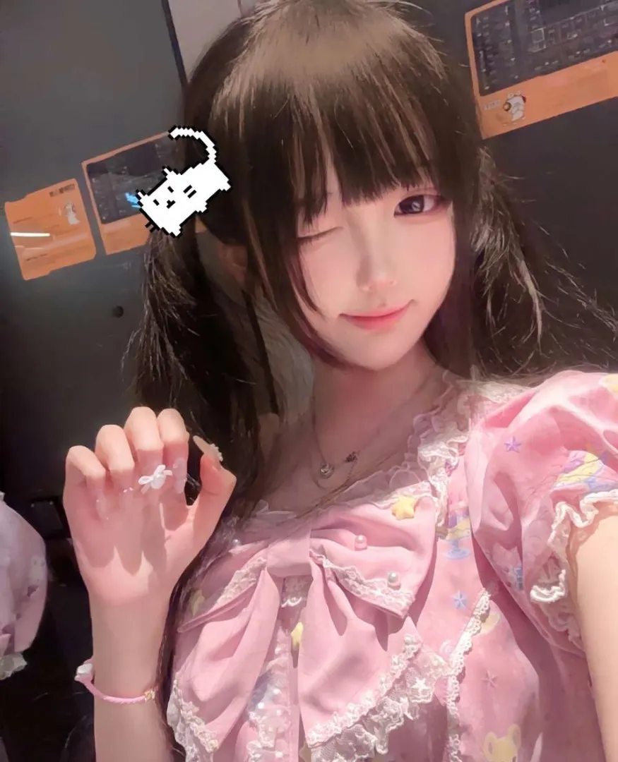 王怡然 09年白虎女孩