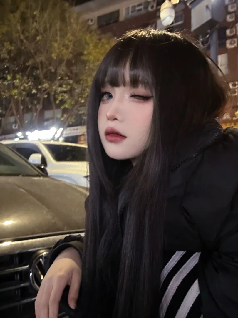 双儿 酷酷的女孩床上娇声细语 Gallery 2