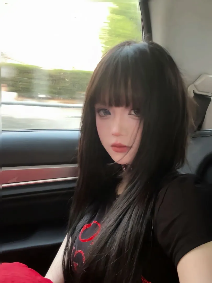 双儿 酷酷的女孩床上娇声细语 Gallery 6
