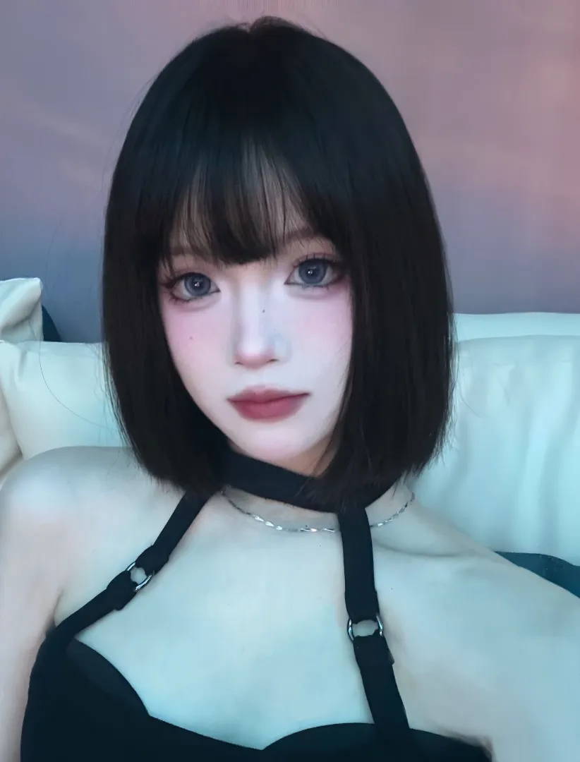 双儿 酷酷的女孩床上娇声细语 Gallery 5