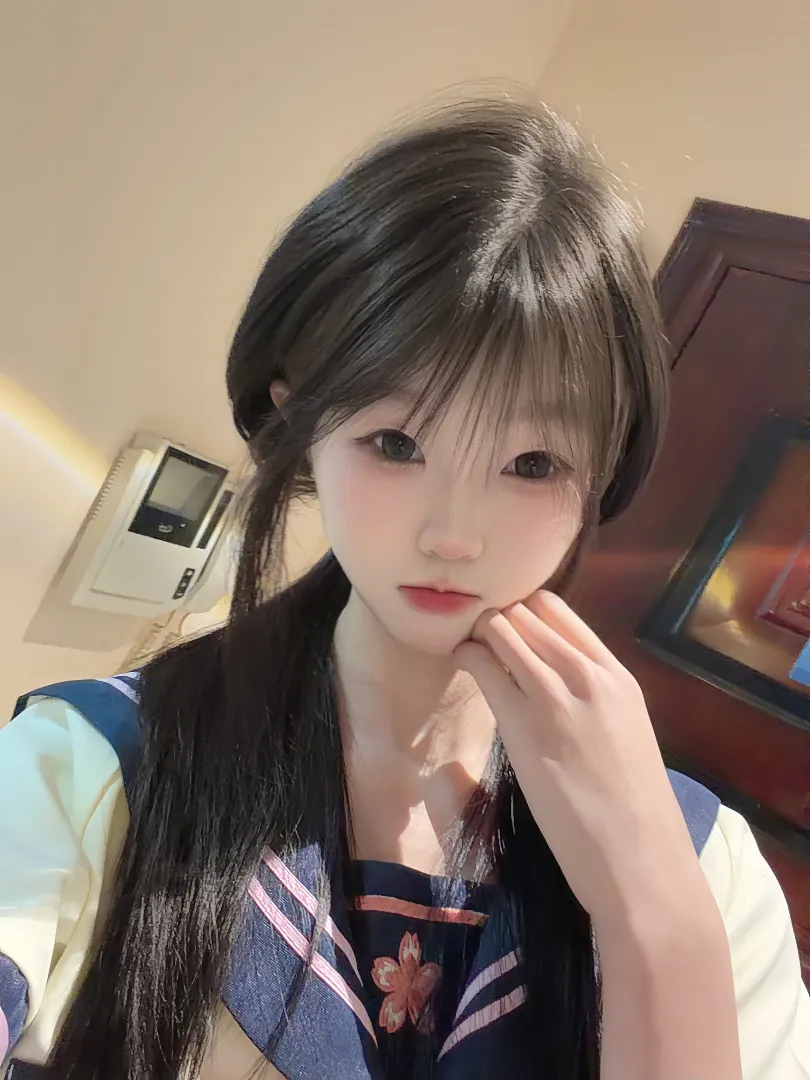 一线天 酥酥 极品白幼瘦 Gallery 2