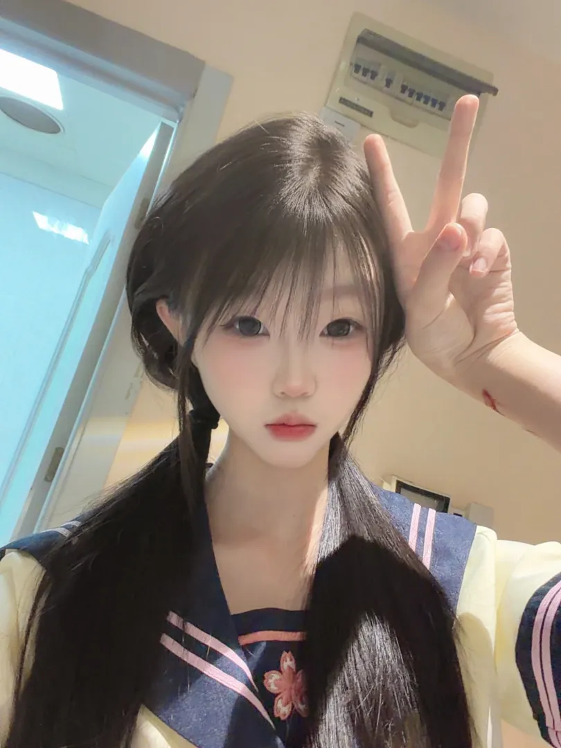 一线天 酥酥 极品白幼瘦 Gallery 3