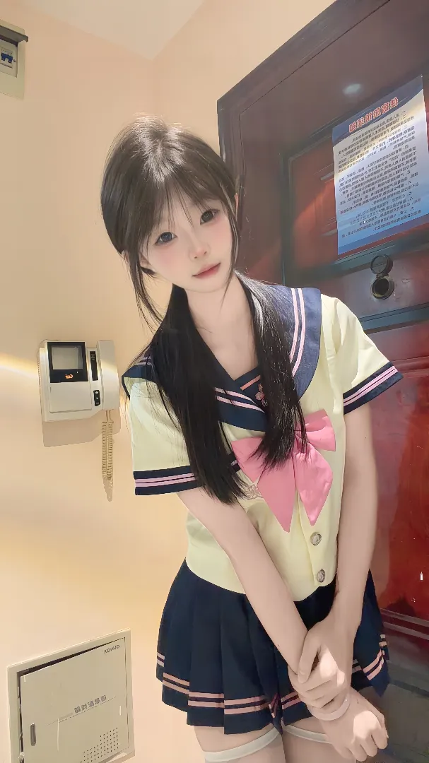一线天 酥酥 极品白幼瘦 Gallery 4