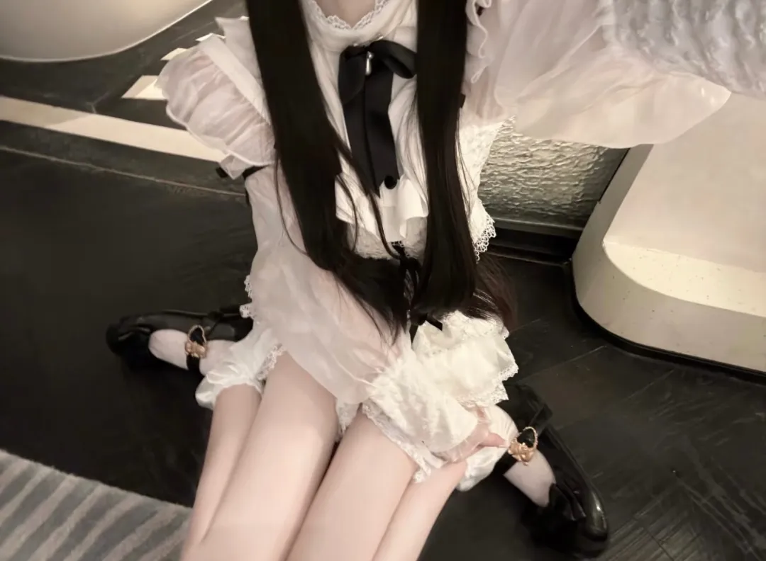 一线天 酥酥 极品白幼瘦 Gallery 6