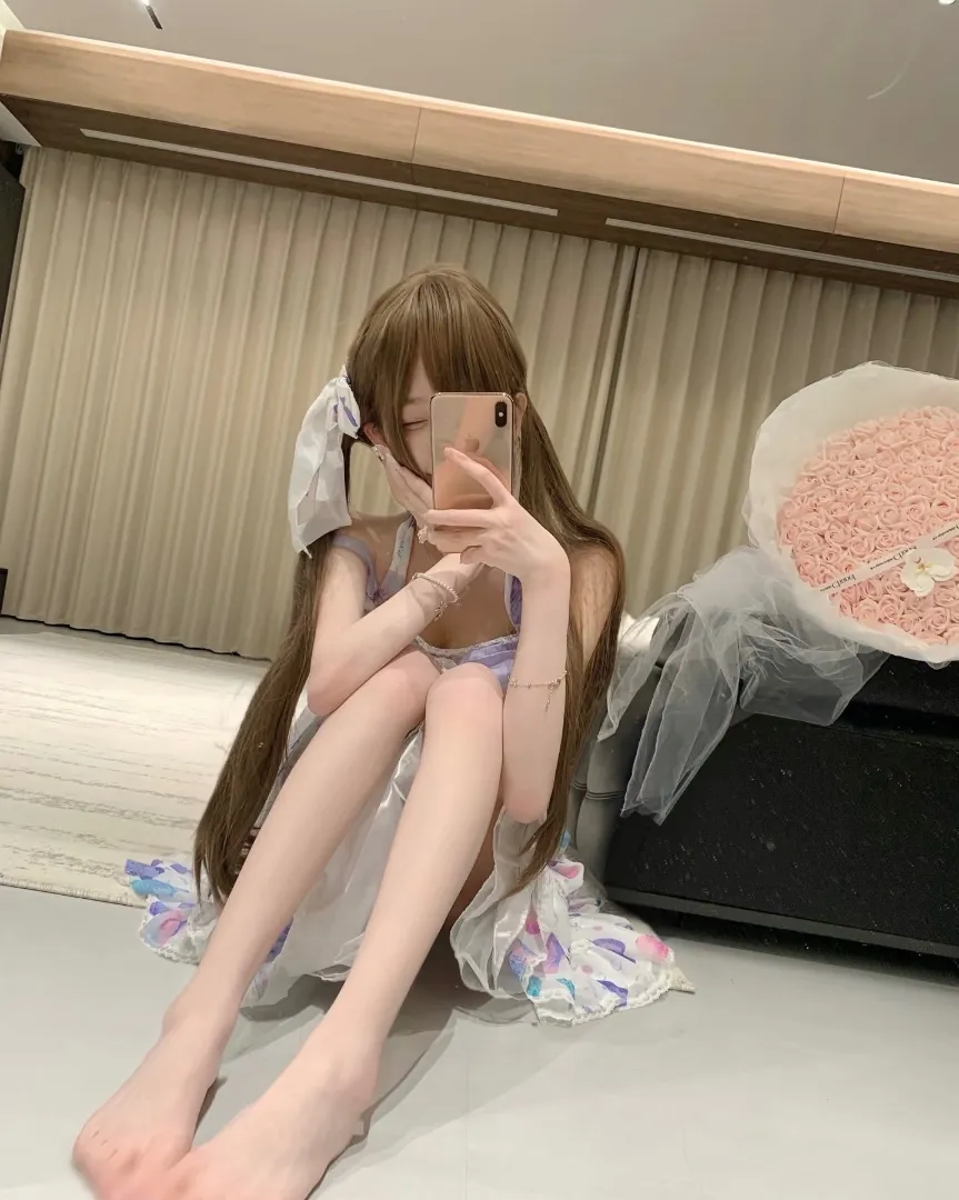 纯新人白虎 云朵 极品嫩汁 Gallery 3