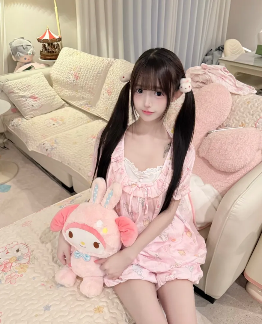 白虎萝莉 飞飞 白嫩诱人 Gallery 3