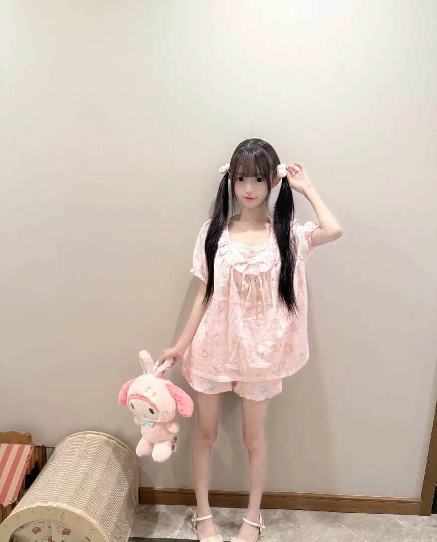 白虎萝莉 飞飞 白嫩诱人 Gallery 5