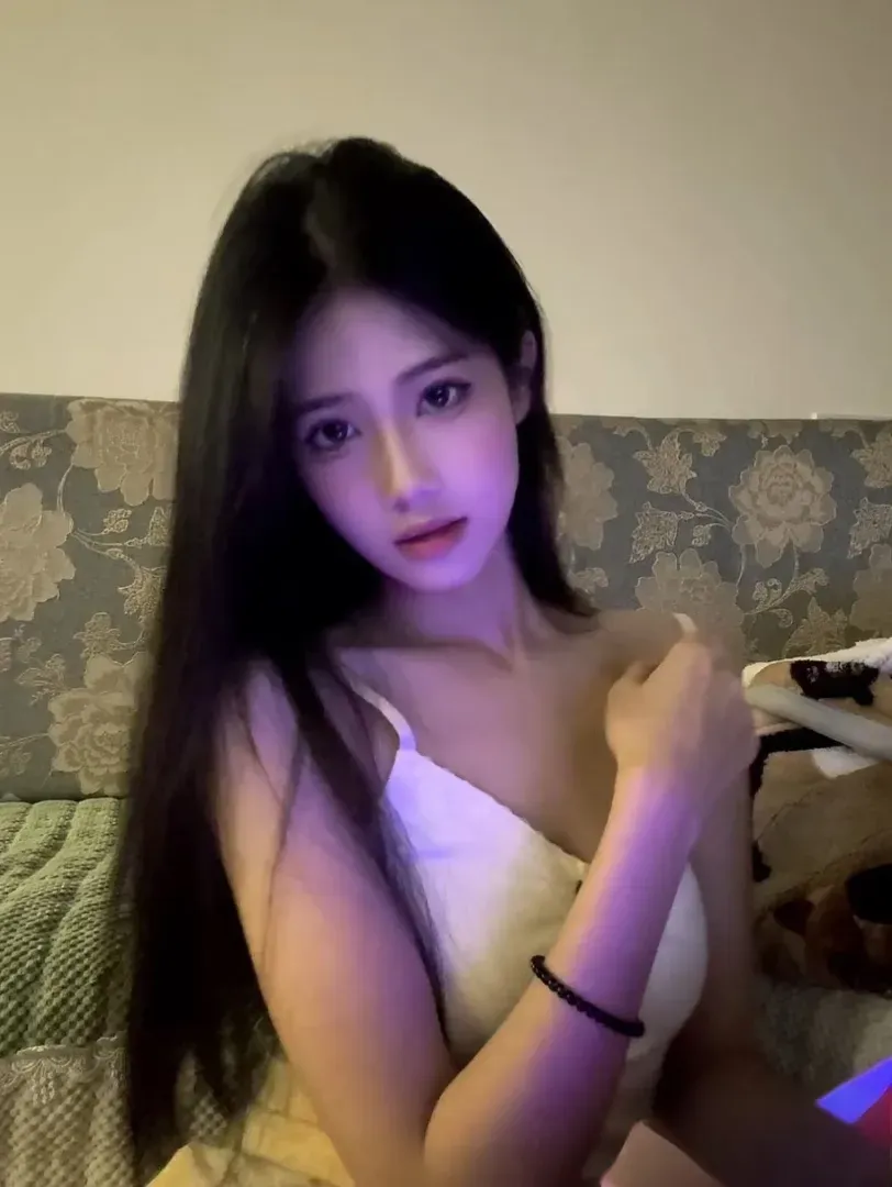 普陀168c小纯小悠气质优雅通体雪白幼态脸 Gallery 8