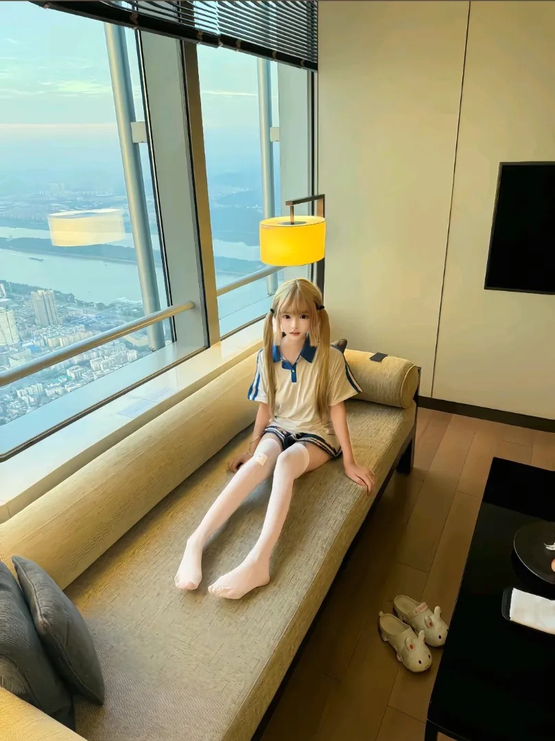 小萝莉 嘻嘻 新人首开 Gallery 5