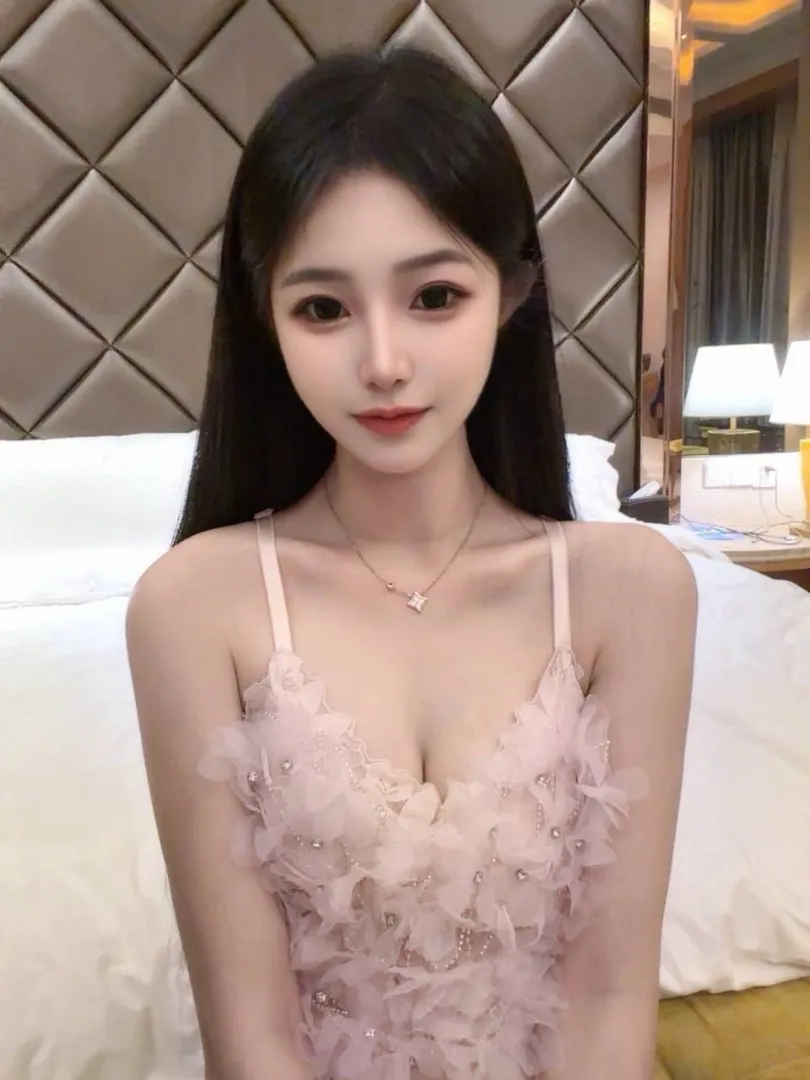 浦东阿秀 丝袜制服诱惑，美腿御姐